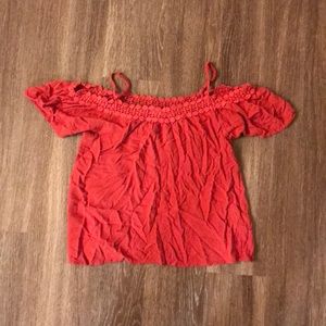 Off the shoulder tee